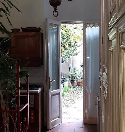 Grandpa Mau Guest house *
